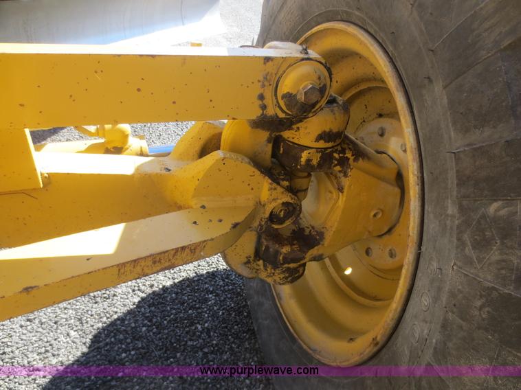 image for item F6836 1999 Caterpillar 120H articulated motor grader