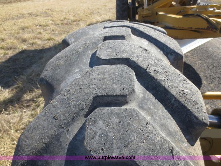 image for item F6836 1999 Caterpillar 120H articulated motor grader