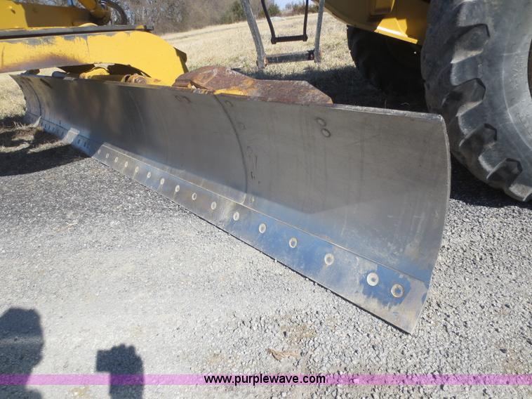 image for item F6836 1999 Caterpillar 120H articulated motor grader