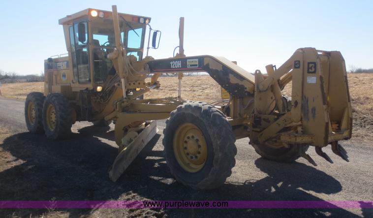 image for item F6837 1998 Caterpillar 120H articulated motor grader