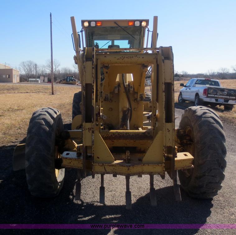 image for item F6837 1998 Caterpillar 120H articulated motor grader