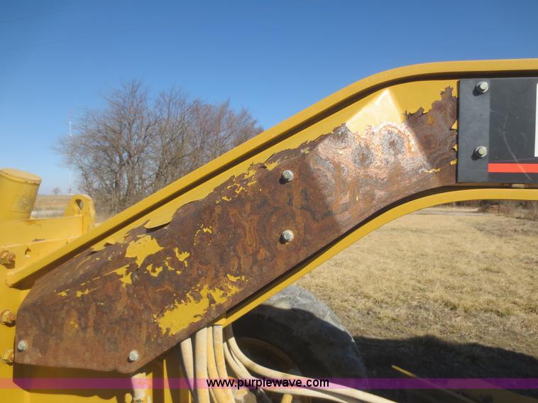 image for item F6837 1998 Caterpillar 120H articulated motor grader