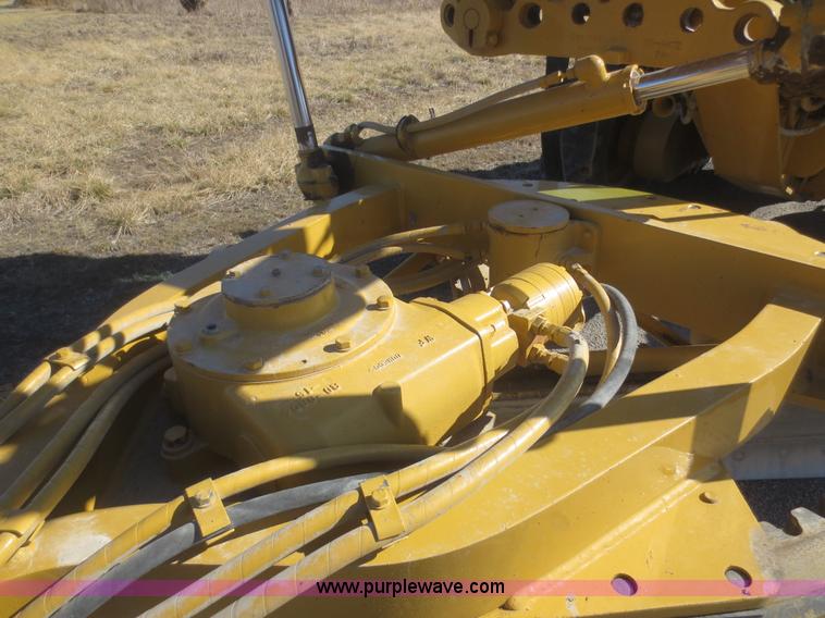 image for item F6837 1998 Caterpillar 120H articulated motor grader