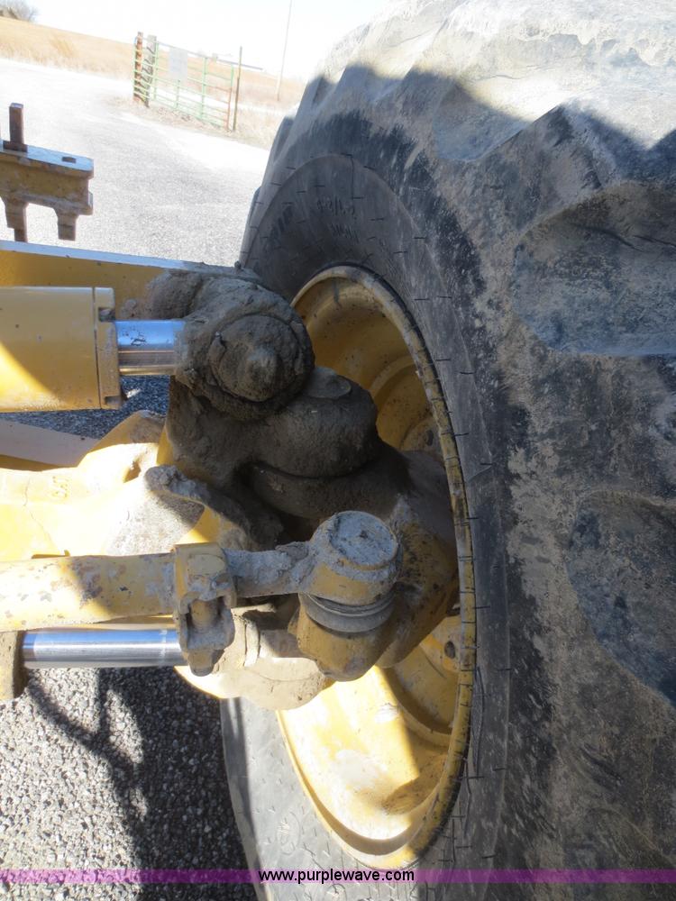 image for item F6837 1998 Caterpillar 120H articulated motor grader