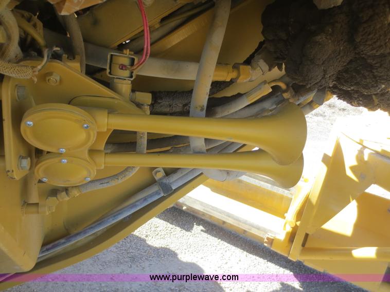 image for item F6837 1998 Caterpillar 120H articulated motor grader