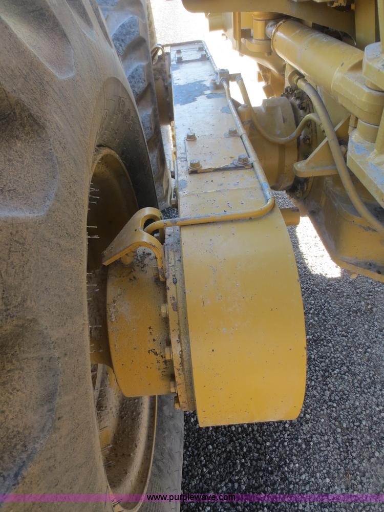 image for item F6837 1998 Caterpillar 120H articulated motor grader