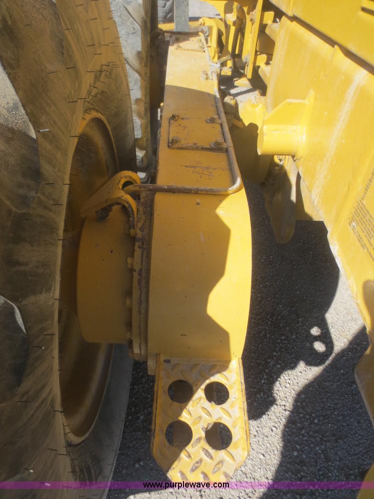 image for item F6837 1998 Caterpillar 120H articulated motor grader