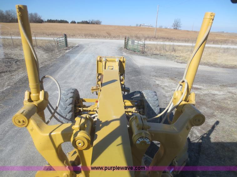 image for item F6837 1998 Caterpillar 120H articulated motor grader