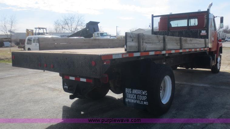image for item F6845 1981 International S2200 flatbed truck