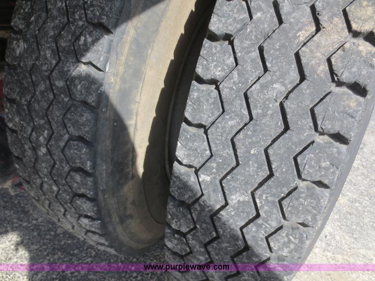 image for item F6845 1981 International S2200 flatbed truck