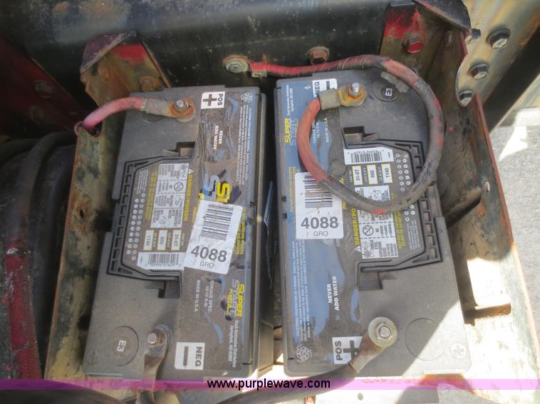 image for item F6845 1981 International S2200 flatbed truck