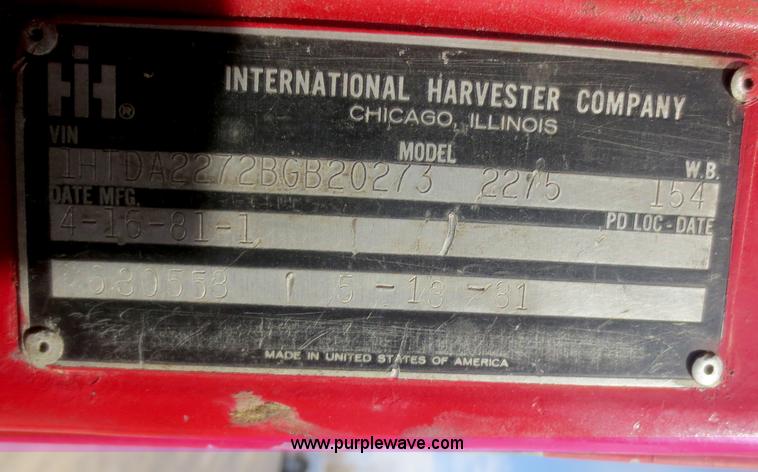 image for item F6845 1981 International S2200 flatbed truck