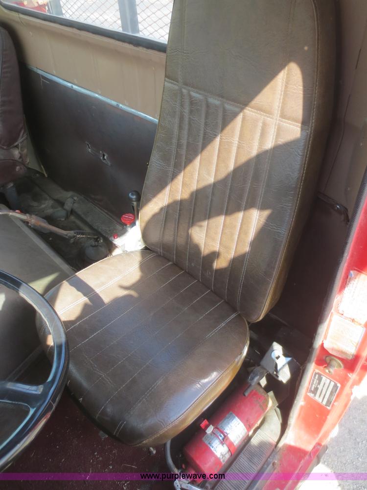 image for item F6845 1981 International S2200 flatbed truck