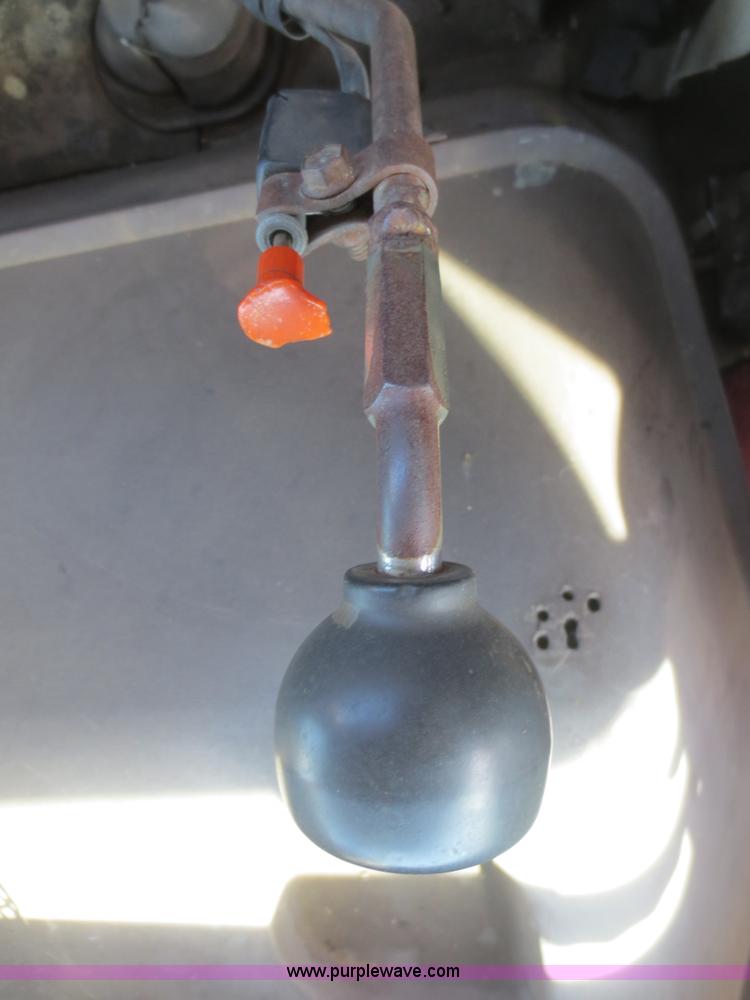 image for item F6845 1981 International S2200 flatbed truck