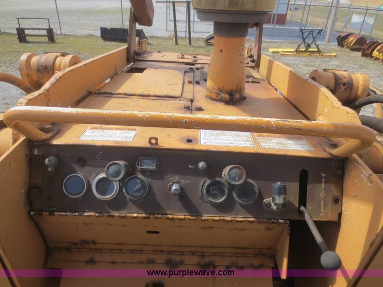 image for item F6846 1991 Case 855D track loader