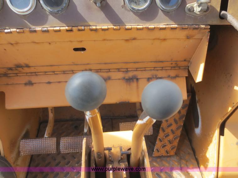 image for item F6846 1991 Case 855D track loader