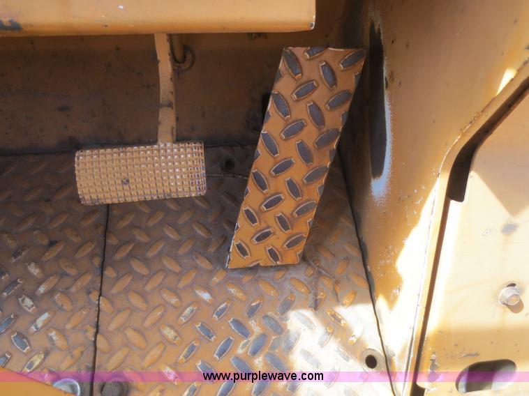 image for item F6846 1991 Case 855D track loader