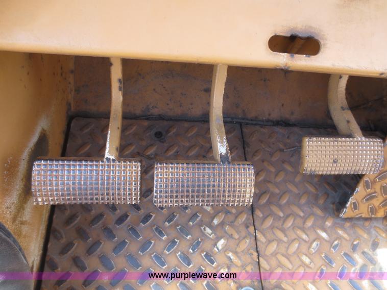 image for item F6846 1991 Case 855D track loader