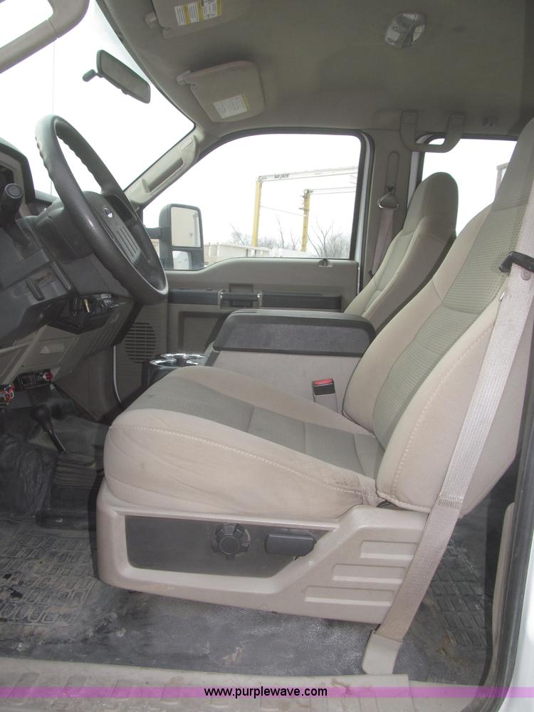 image for item F7297 2008 Ford F550 XLT Super Duty Crew Cab service truck