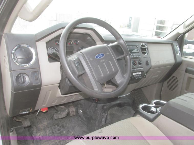image for item F7297 2008 Ford F550 XLT Super Duty Crew Cab service truck