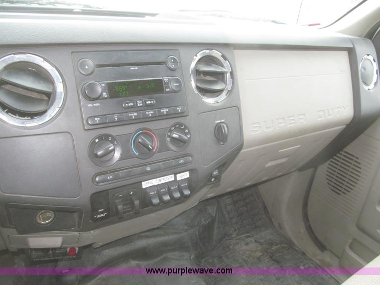 image for item F7297 2008 Ford F550 XLT Super Duty Crew Cab service truck