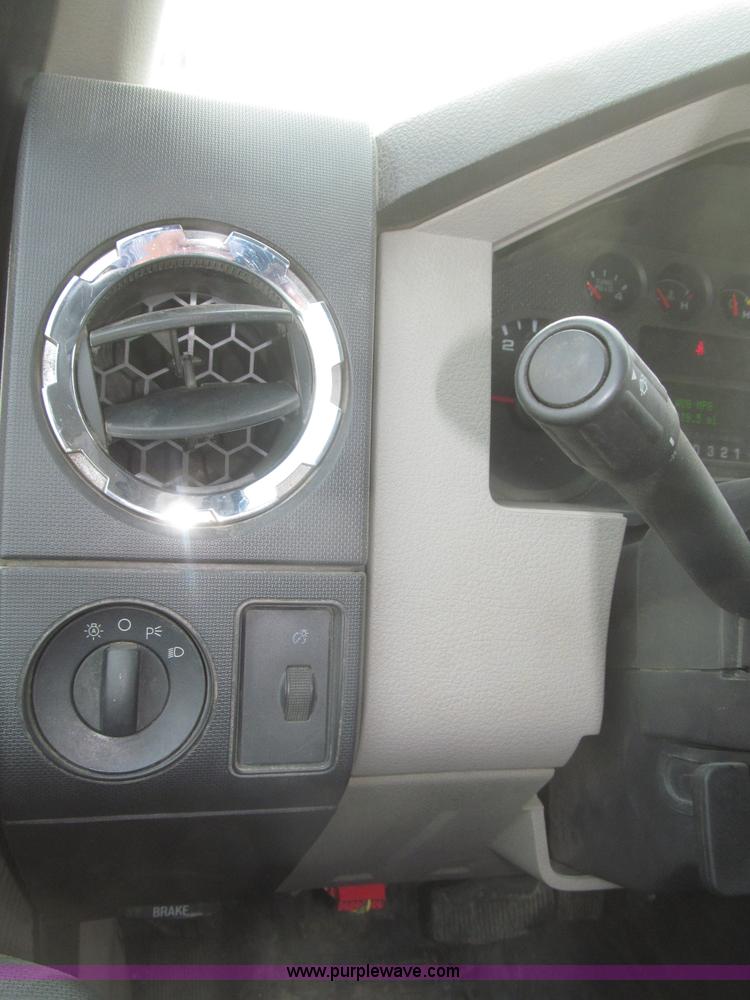 image for item F7297 2008 Ford F550 XLT Super Duty Crew Cab service truck