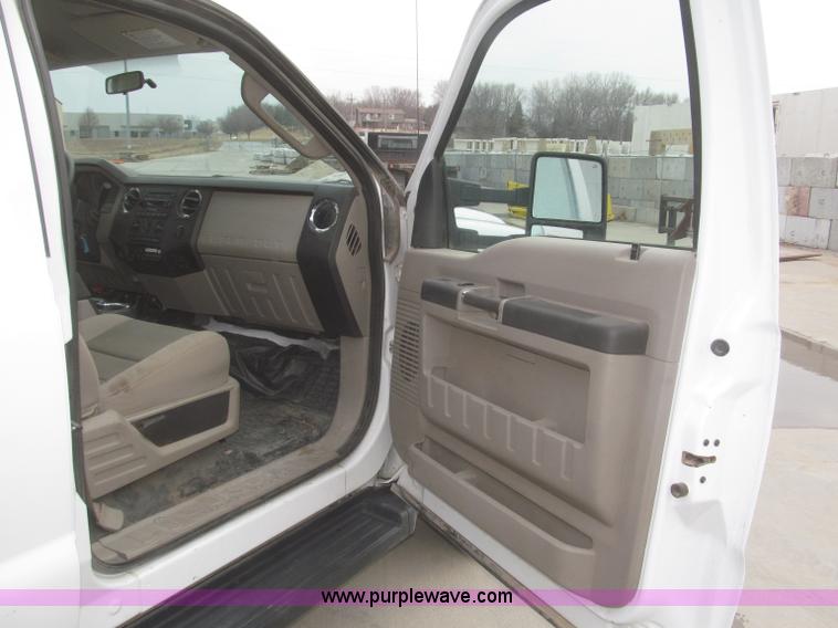 image for item F7297 2008 Ford F550 XLT Super Duty Crew Cab service truck