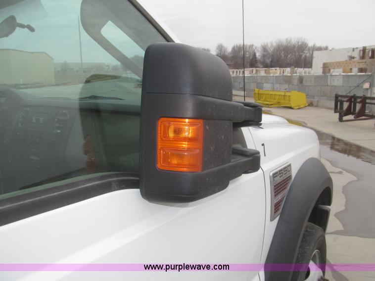 image for item F7297 2008 Ford F550 XLT Super Duty Crew Cab service truck
