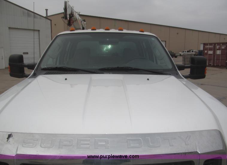 image for item F7297 2008 Ford F550 XLT Super Duty Crew Cab service truck