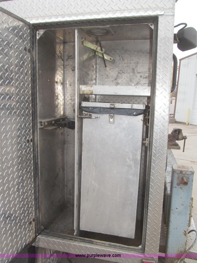 image for item F7297 2008 Ford F550 XLT Super Duty Crew Cab service truck