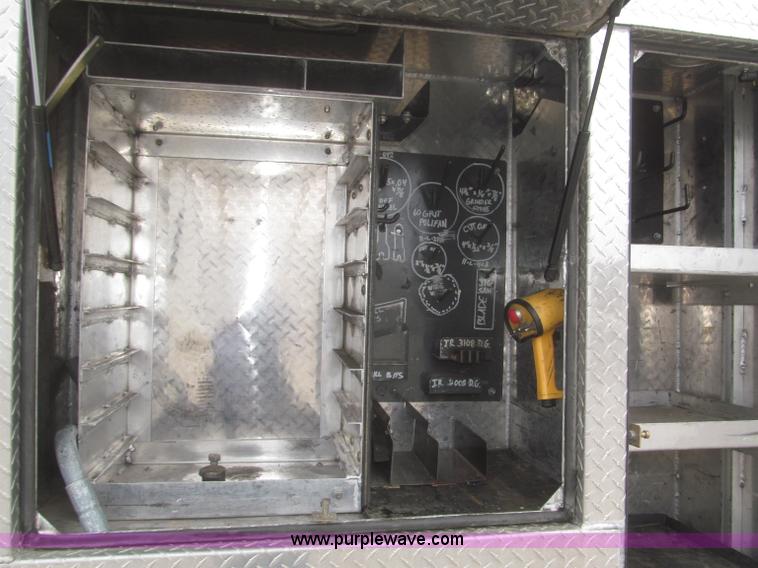 image for item F7297 2008 Ford F550 XLT Super Duty Crew Cab service truck