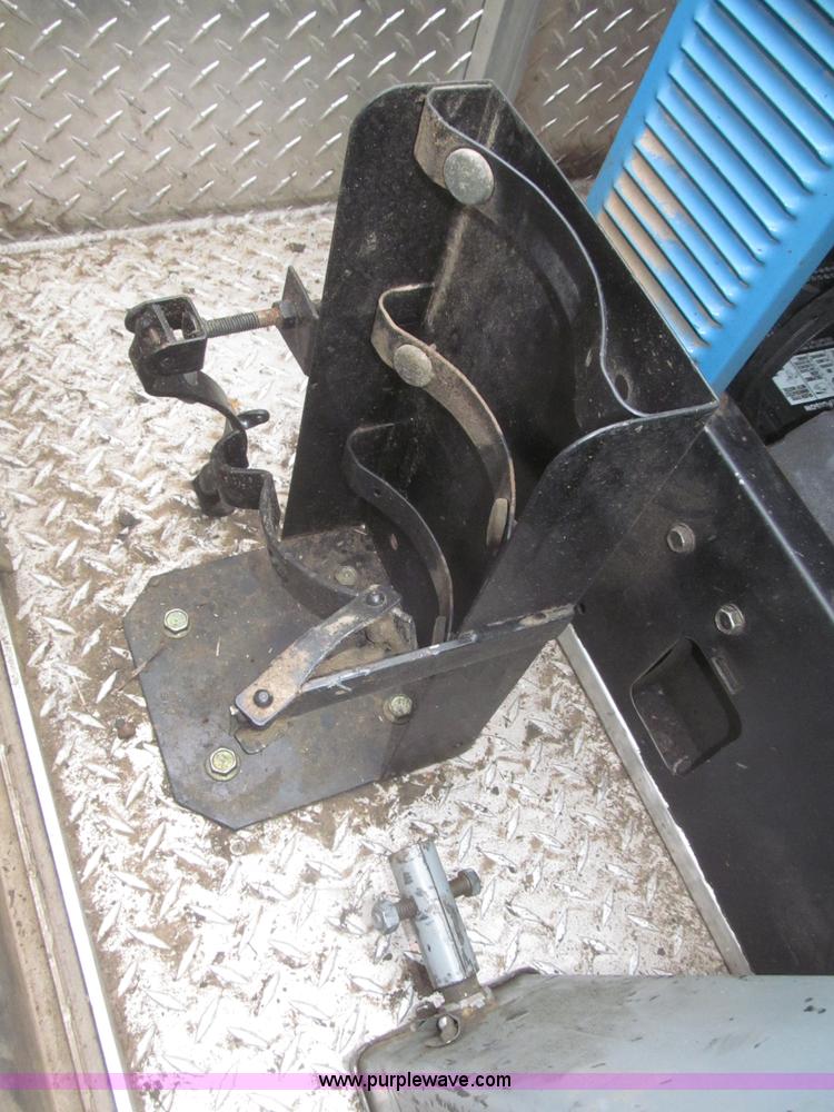 image for item F7297 2008 Ford F550 XLT Super Duty Crew Cab service truck