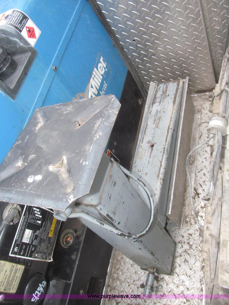 image for item F7297 2008 Ford F550 XLT Super Duty Crew Cab service truck