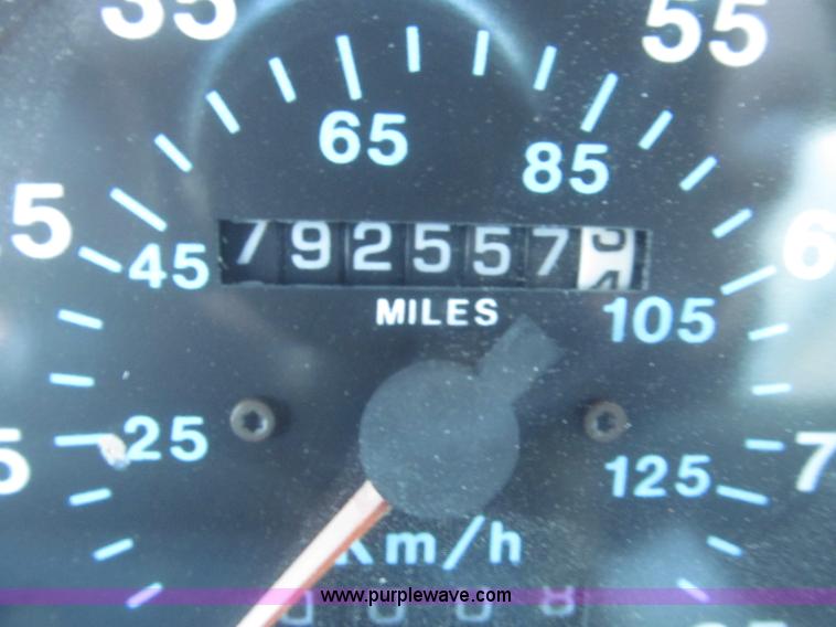 image for item F7301 1996 Mack CL713 tri axle dump truck