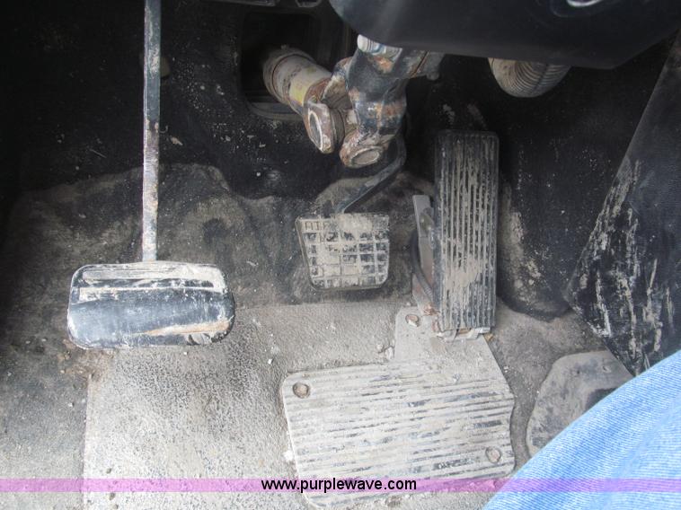 image for item F7301 1996 Mack CL713 tri axle dump truck