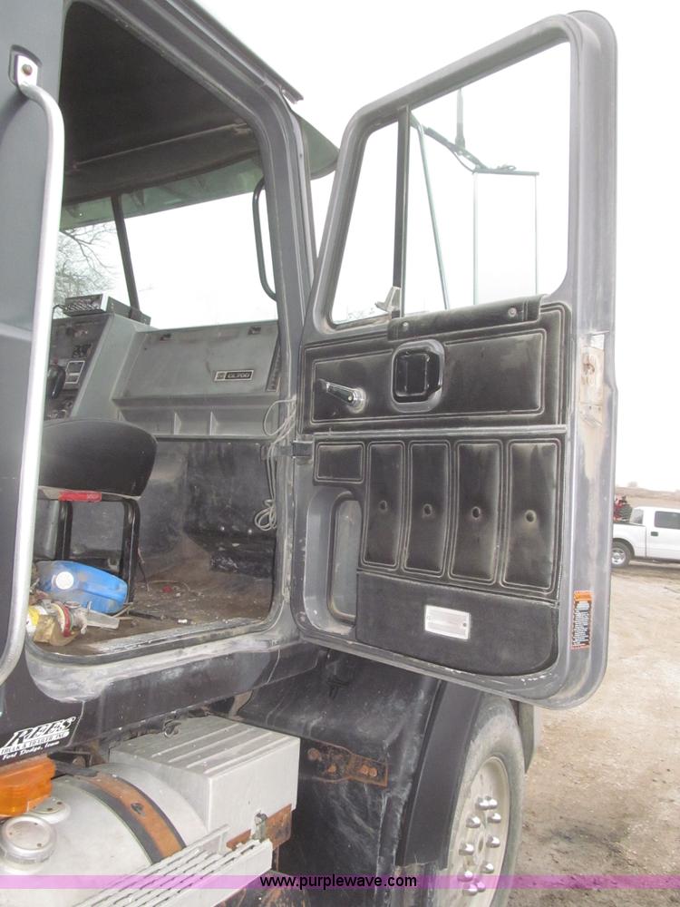 image for item F7301 1996 Mack CL713 tri axle dump truck