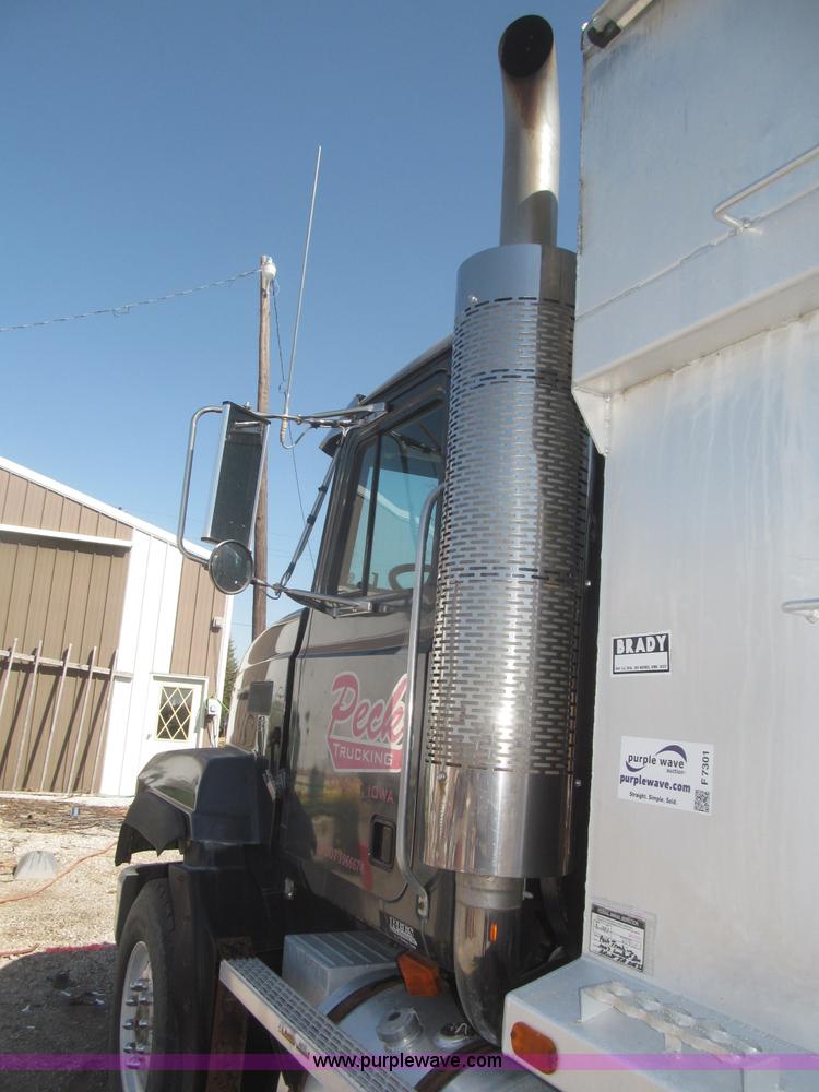 image for item F7301 1996 Mack CL713 tri axle dump truck