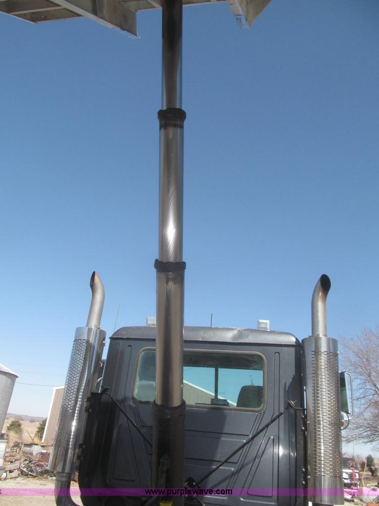 image for item F7301 1996 Mack CL713 tri axle dump truck