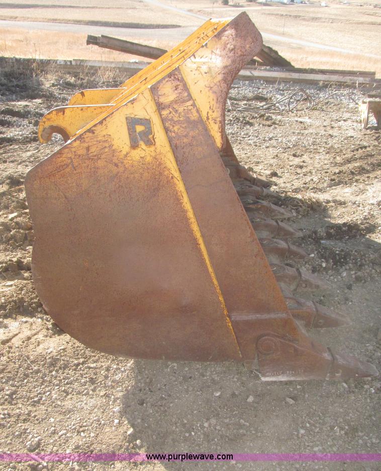 image for item F7307 Rockland GPX755D loader bucket