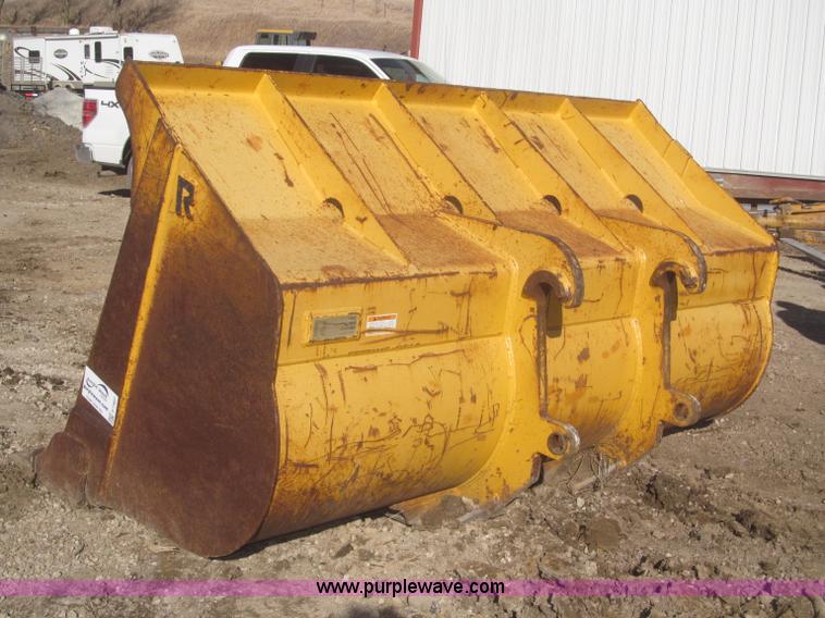 image for item F7307 Rockland GPX755D loader bucket