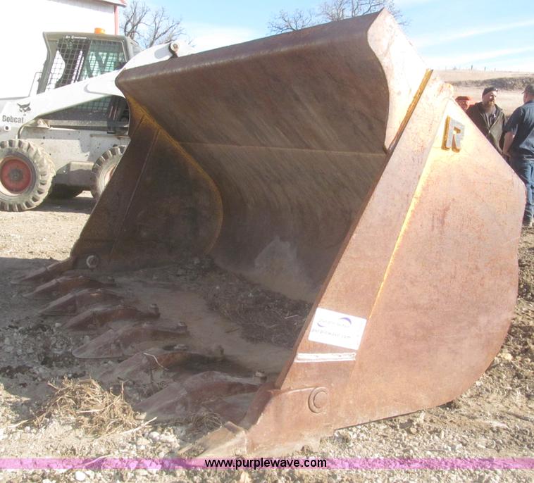 image for item F7307 Rockland GPX755D loader bucket