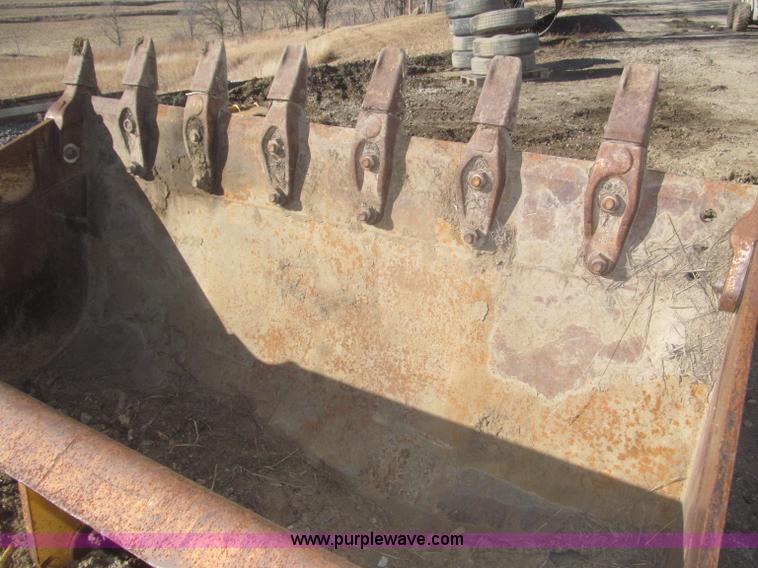 image for item F7307 Rockland GPX755D loader bucket