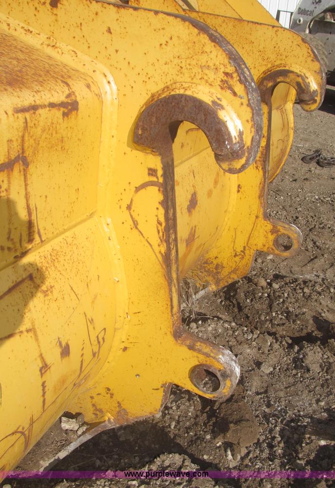 image for item F7307 Rockland GPX755D loader bucket