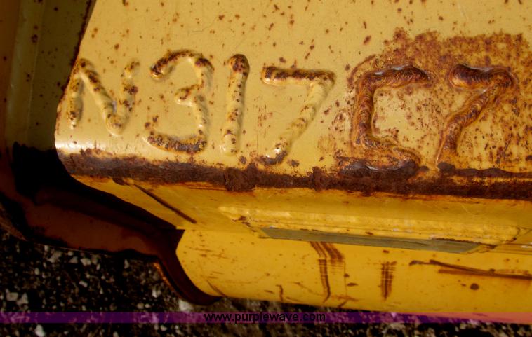 image for item F7307 Rockland GPX755D loader bucket