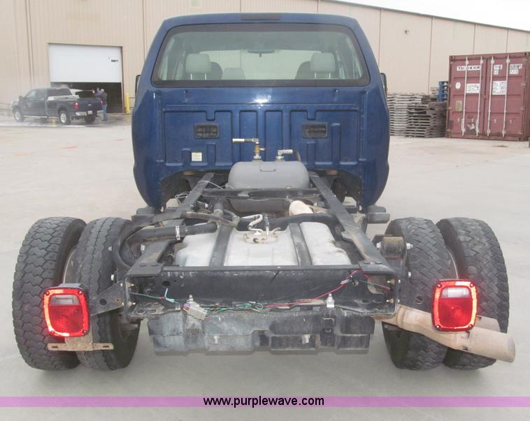 image for item F7313 2008 Ford F550 Super Duty XLT Crew Cab cab and chassis