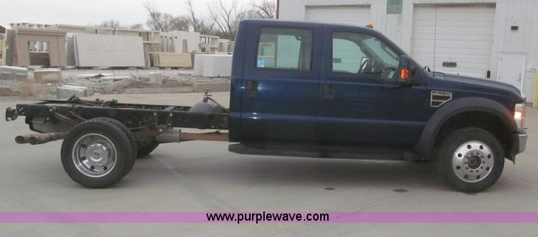 image for item F7313 2008 Ford F550 Super Duty XLT Crew Cab cab and chassis
