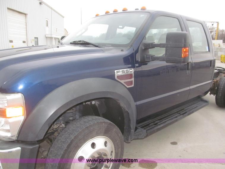 image for item F7313 2008 Ford F550 Super Duty XLT Crew Cab cab and chassis