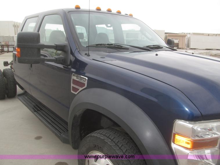 image for item F7313 2008 Ford F550 Super Duty XLT Crew Cab cab and chassis