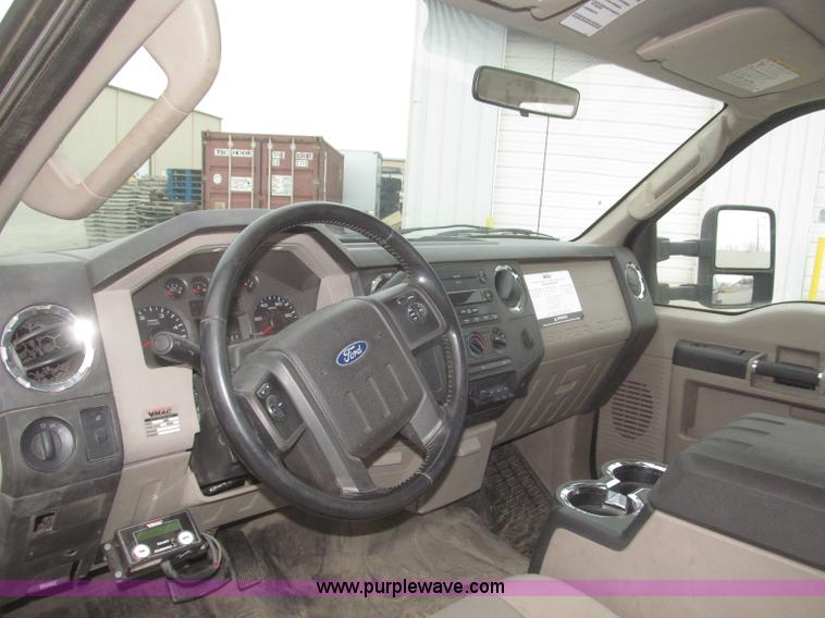 image for item F7313 2008 Ford F550 Super Duty XLT Crew Cab cab and chassis