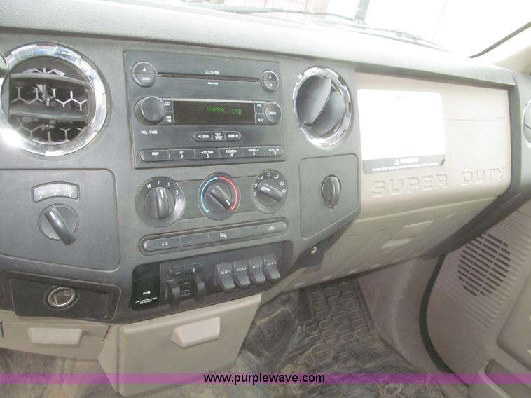 image for item F7313 2008 Ford F550 Super Duty XLT Crew Cab cab and chassis